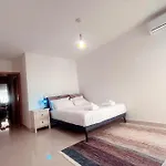 公寓 Maisonette With Backyard