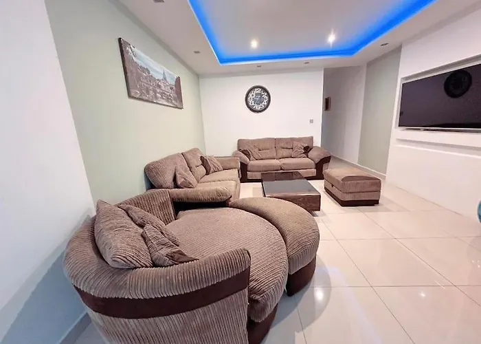 Апартаменты Maisonette With Backyard