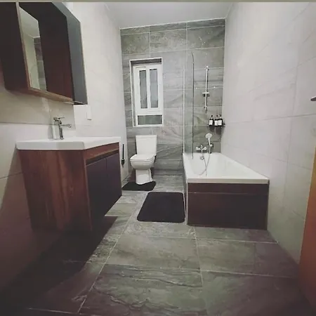 Maisonette With Backyard 세인트폴스베이